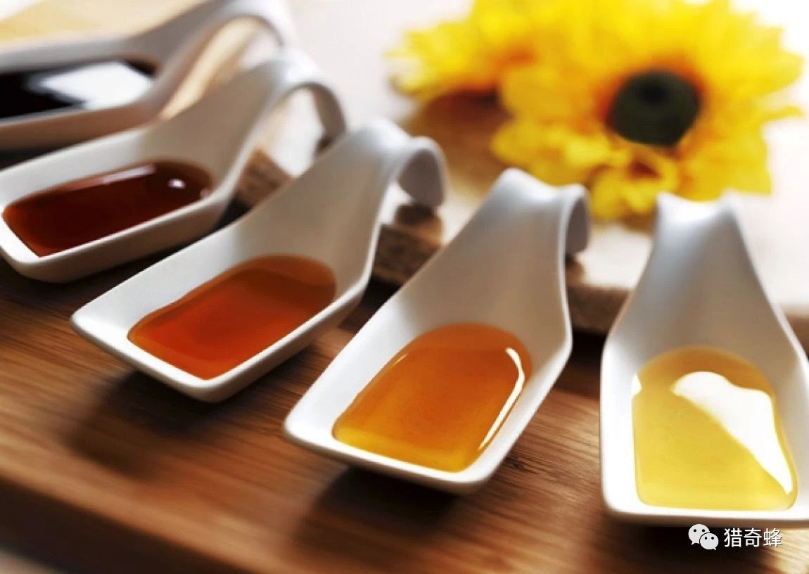 蜂蜜的颜色与成分有什么关系? 蜂蜜的颜色与成分有什么关系?