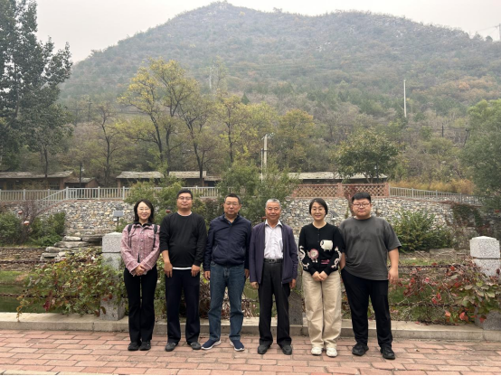 九三学社房山区工委赴泗马沟村调研蜜蜂养殖产业